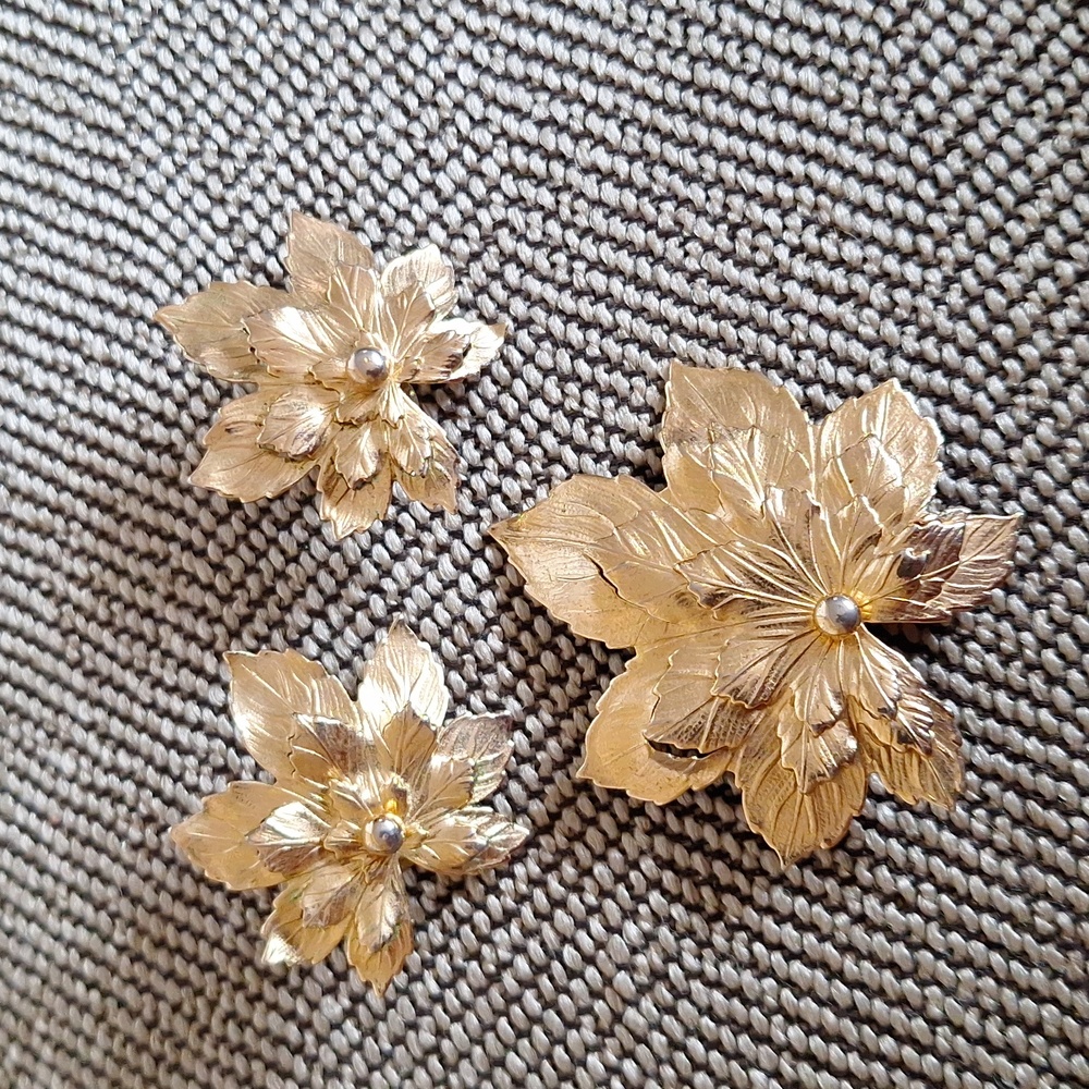 Vintage SAC Brooch and clip earrings